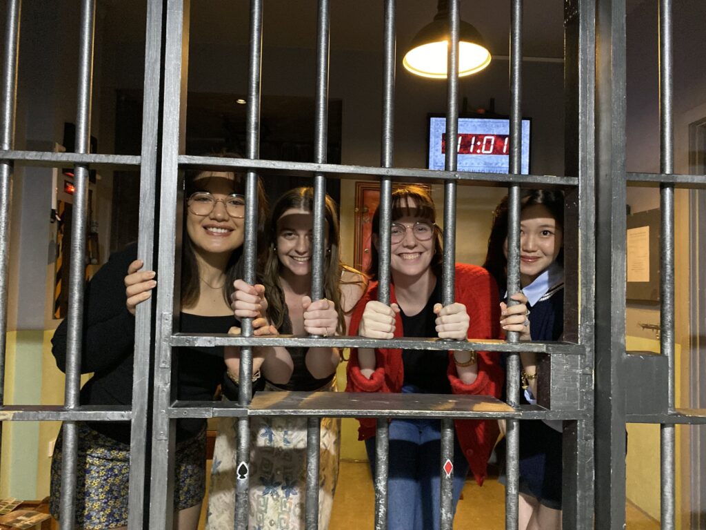 Escape Manor 